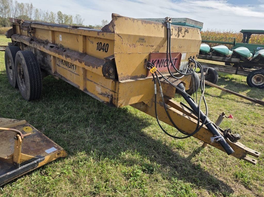 Knight 1040 Equipment Image0