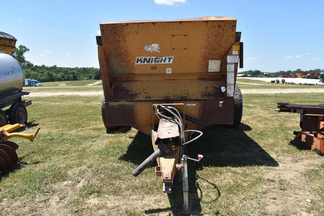 Image of Knight 1050 equipment image 1
