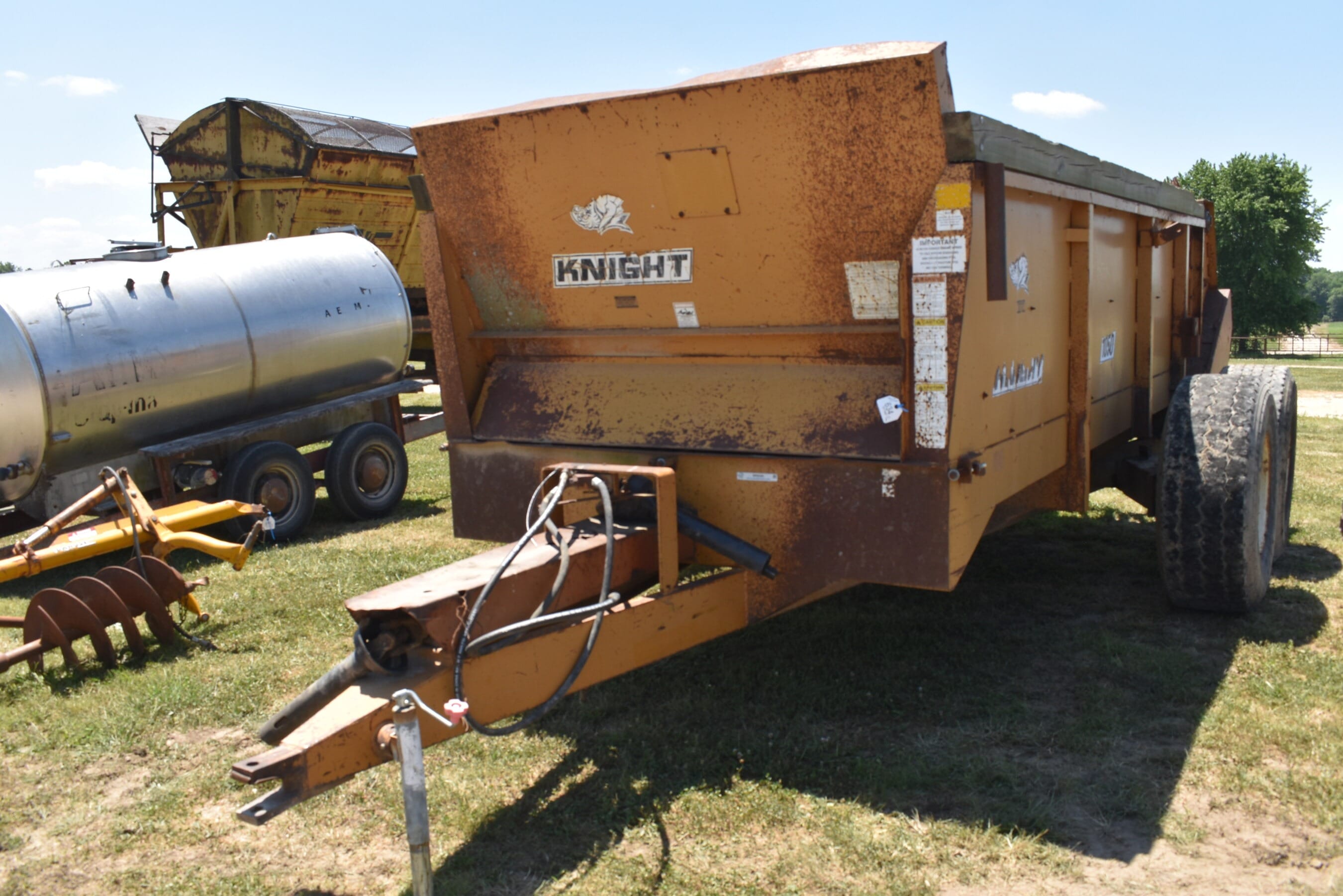 Knight 1050 Equipment Image0