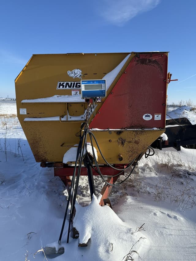 Image of Knight 2550 equipment image 1