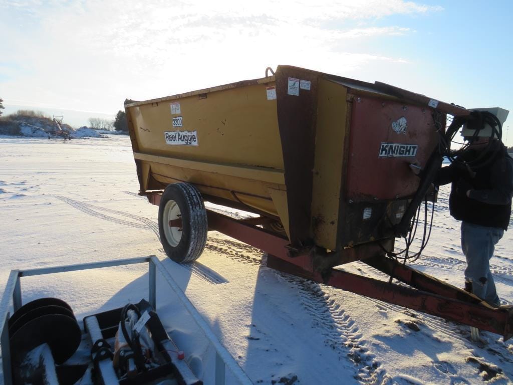 Knight 3300 Equipment Image0