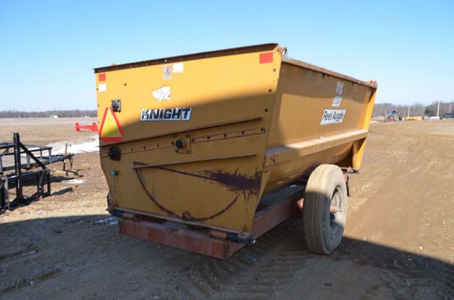 Image of Knight 3300 equipment image 3