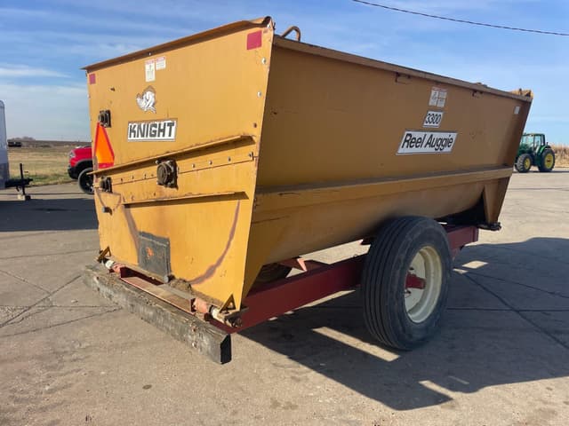 Image of Knight 3300 equipment image 2