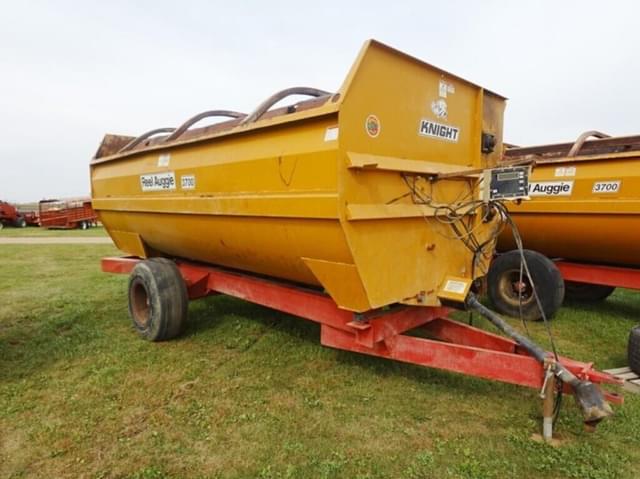 Image of Knight 3700 equipment image 1