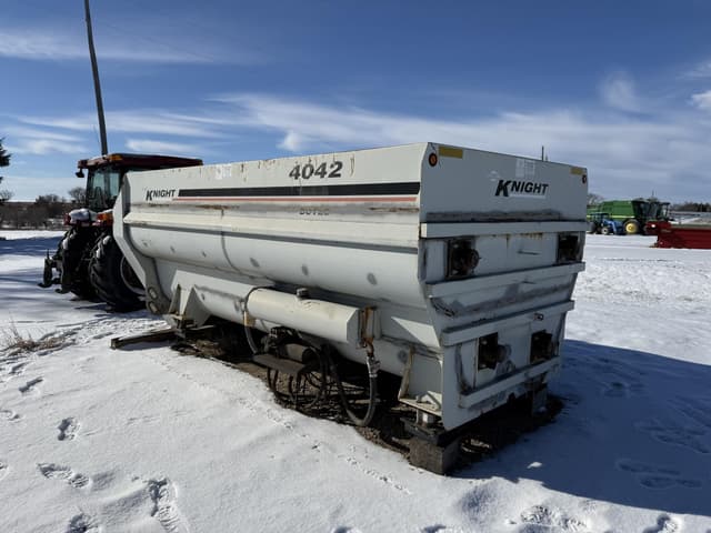 Image of Knight 4042 equipment image 1