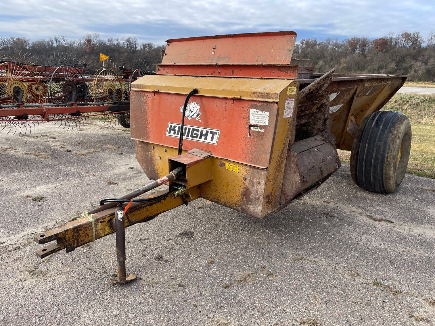 Knight 710 Equipment Image0