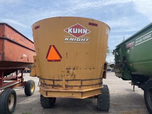 Image of Kuhn Knight Vertical Maxx 5032 equipment image 4