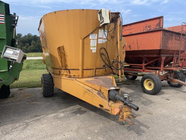 Image of Kuhn Knight Vertical Maxx 5032 equipment image 1