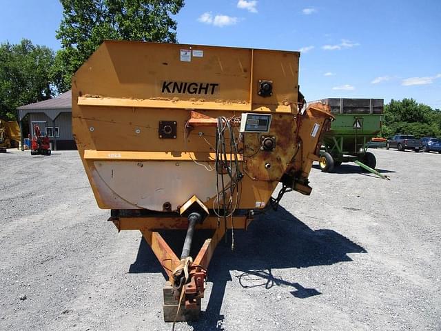 Image of Kuhn Knight 3042 equipment image 1