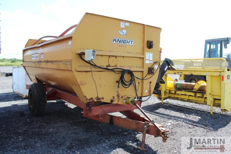 Knight 3700 Hay and Forage Grinders/Mixers for Sale Tractor Zoom