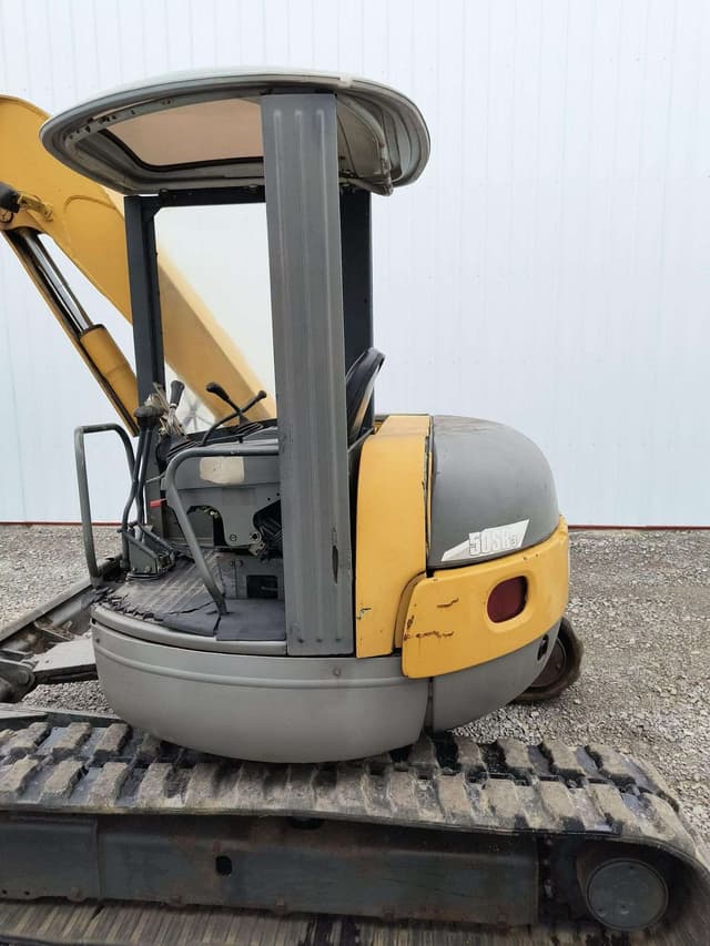 Image of Kobelco 50SR equipment image 3