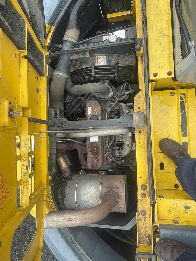 Image of Kobelco SK135SRLC equipment image 3