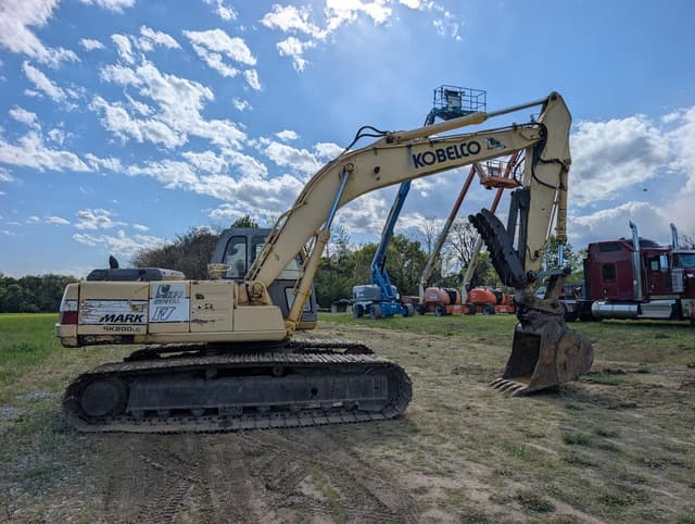 Image of Kobelco SK200LC equipment image 3