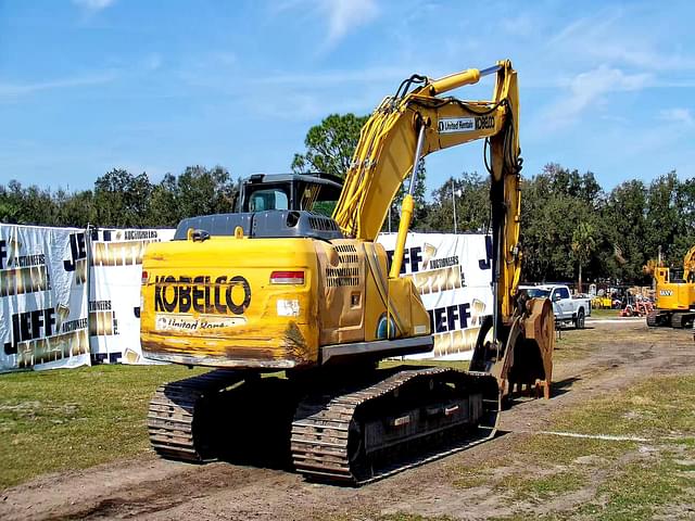 Image of Kobelco SK210LC-10 equipment image 4