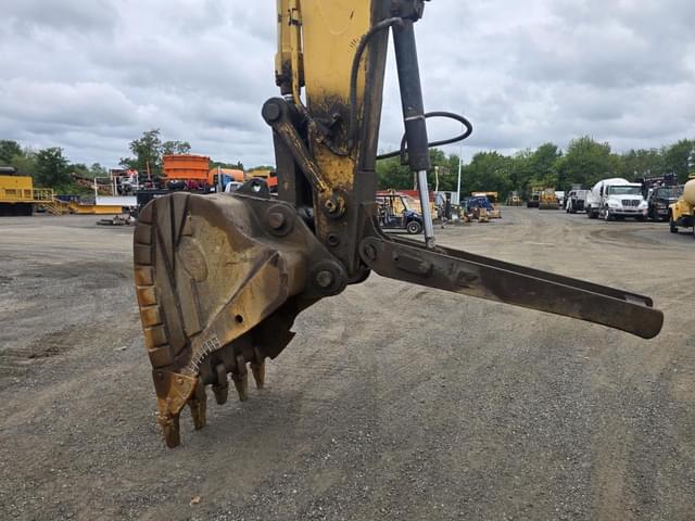 Image of Kobelco Sk210LC equipment image 1