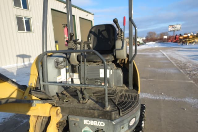 Image of Kobelco SK270SR-5 equipment image 3