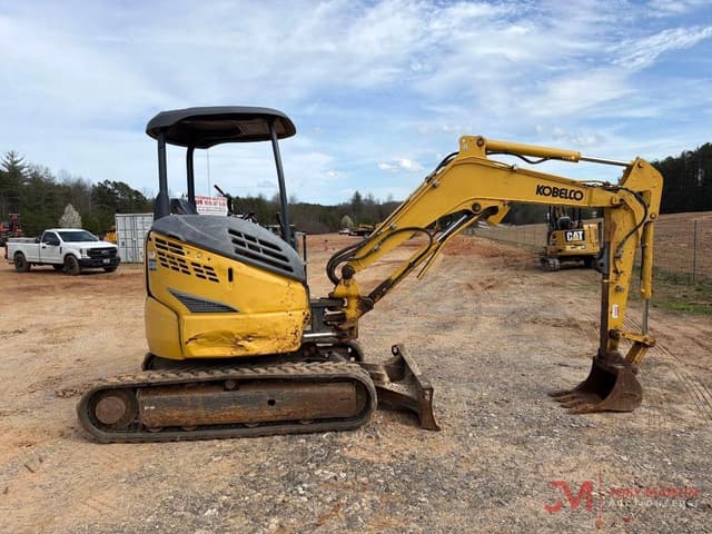 Image of Kobelco SK30SR-6E equipment image 4