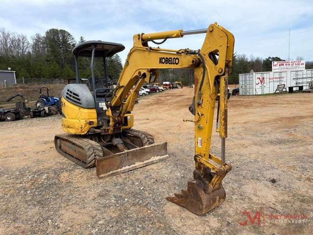 Image of Kobelco SK30SR-6E equipment image 3