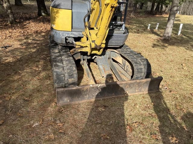 Image of Kobelco SK45SR-2 equipment image 4