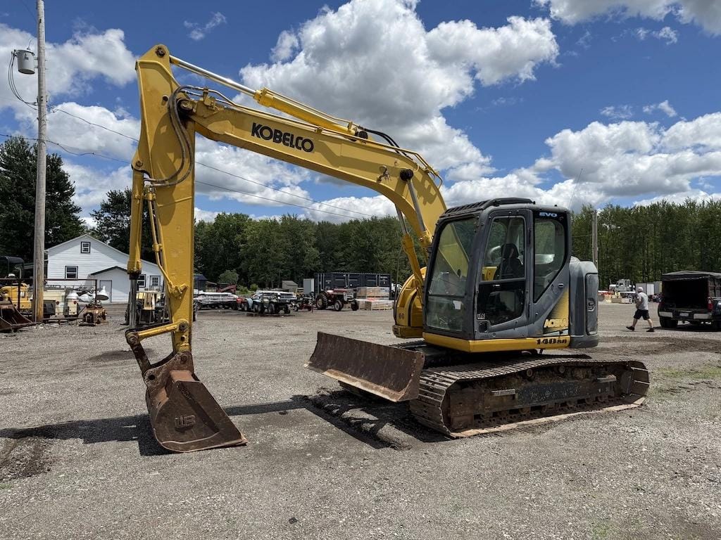 Kobelco SK140SR Equipment Image0