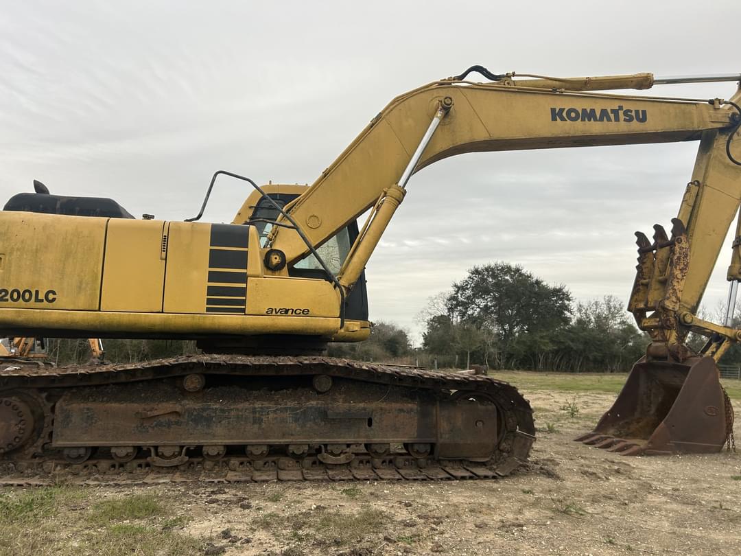 Image of Komatsu PC200LC Image 1