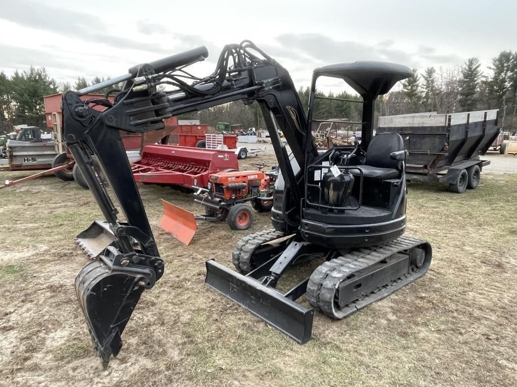 Image of Komatsu PC28UU Primary image