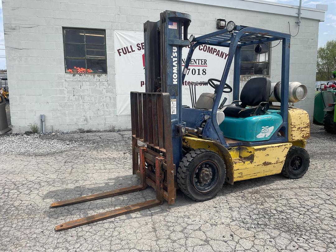 Image of Komatsu FG25ST-12H Primary image