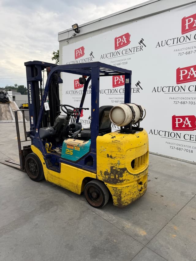 Image of Komatsu FG25STLP12 equipment image 3