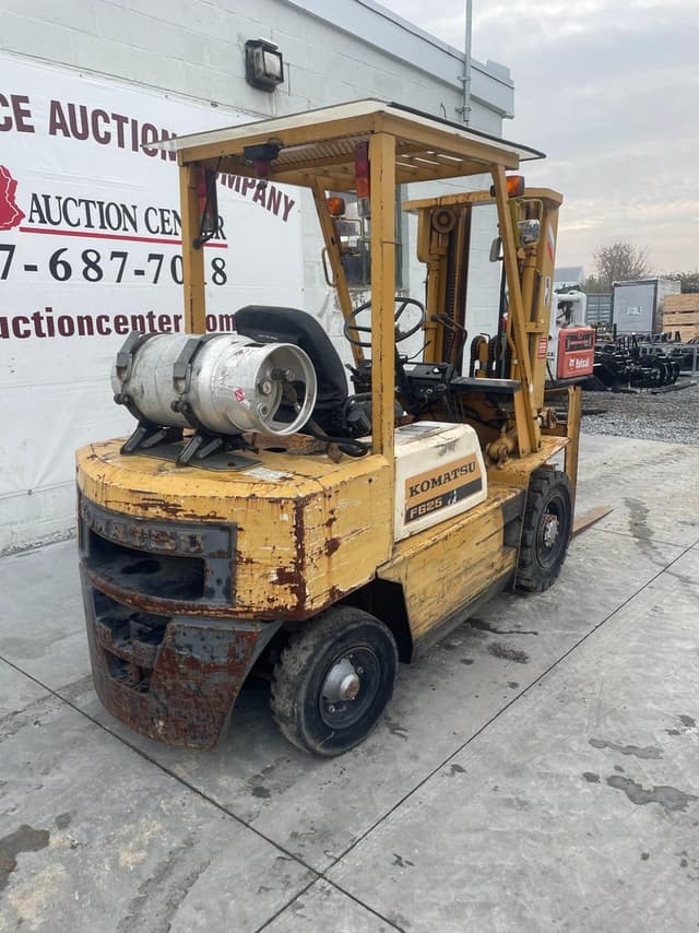 Image of Komatsu FG25-8 equipment image 3