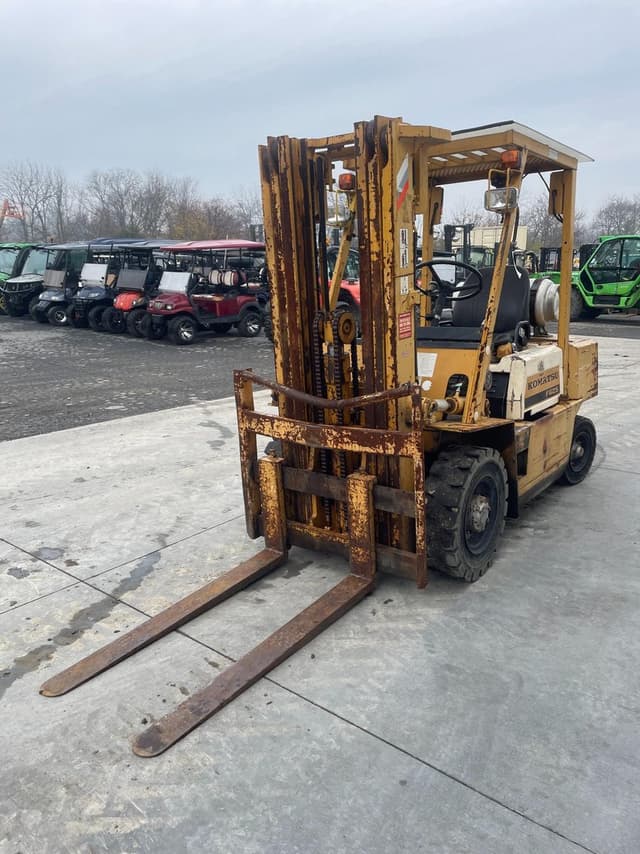 Image of Komatsu FG25-8 equipment image 1