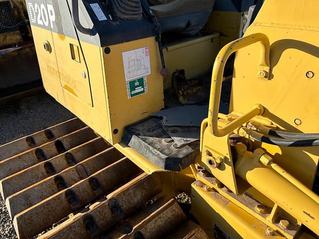 Image of Komatsu D20P equipment image 3