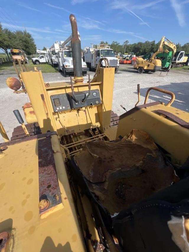 Image of Komatsu D20Q equipment image 4