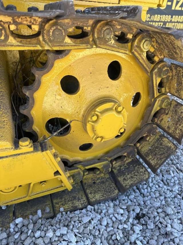 Image of Komatsu D31A-16 equipment image 2