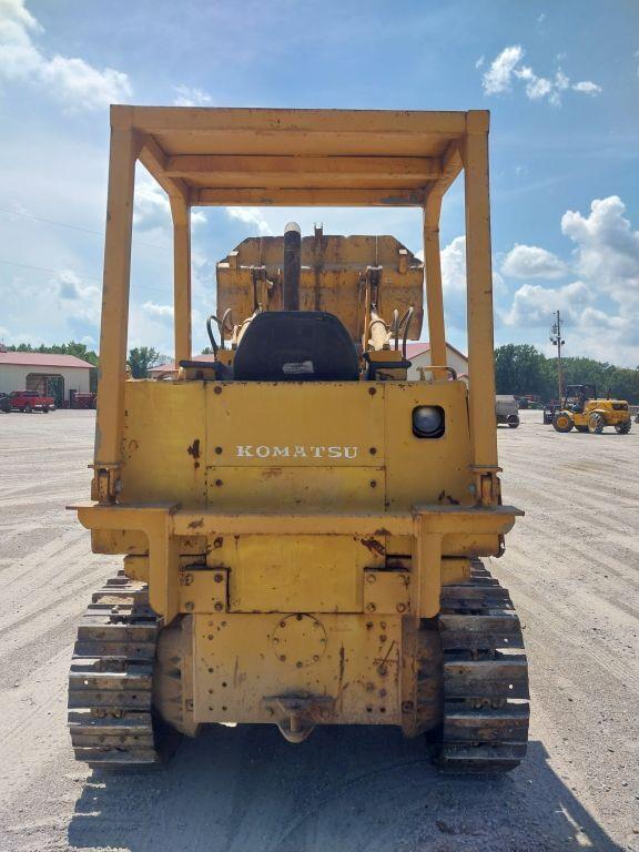 Image of Komatsu D31S equipment image 4