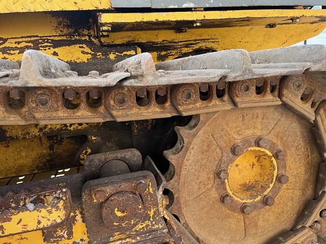 Image of Komatsu D32P equipment image 2