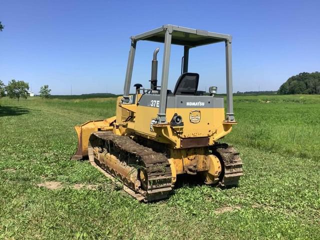 Image of Komatsu D37E equipment image 2