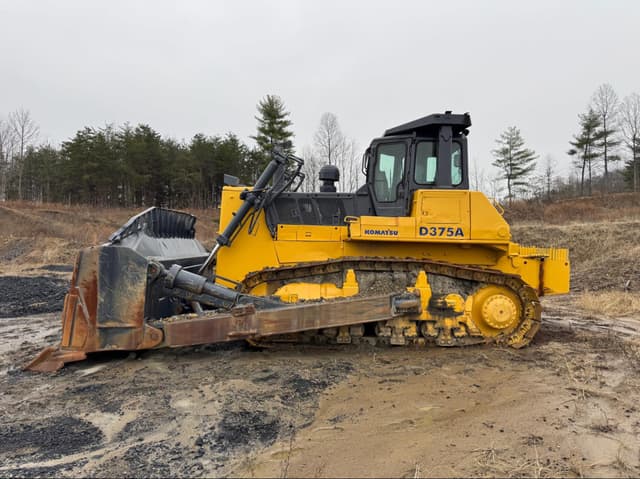 Image of Komatsu D375A equipment image 1