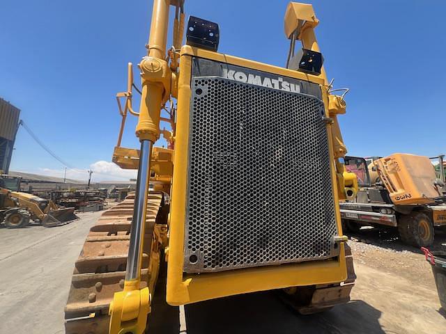 Image of Komatsu D375A-6R equipment image 2