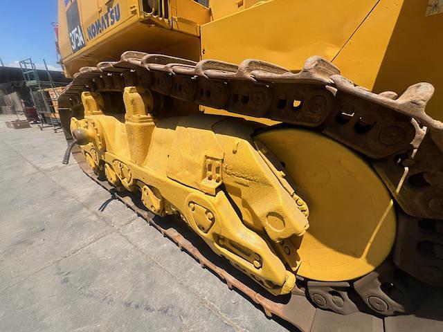 Image of Komatsu D375A-6R equipment image 4