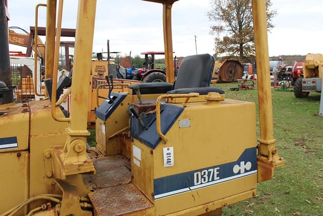 Image of Komatsu D37E equipment image 3