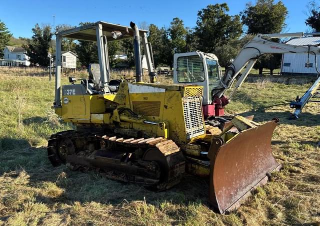 Image of Komatsu D37E equipment image 2