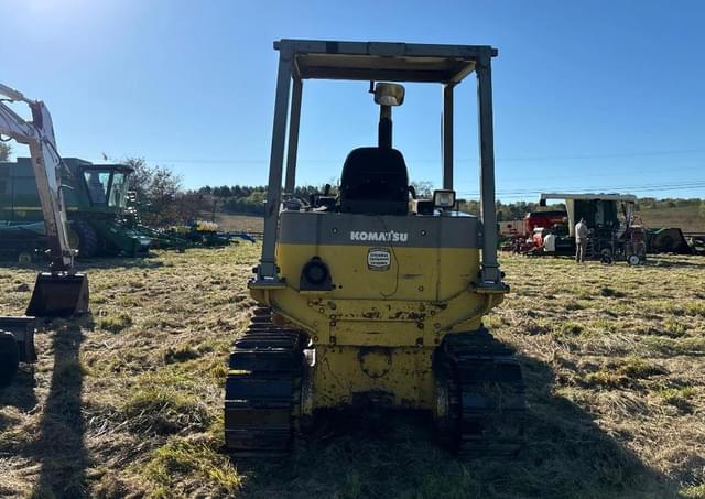 Image of Komatsu D37E equipment image 4