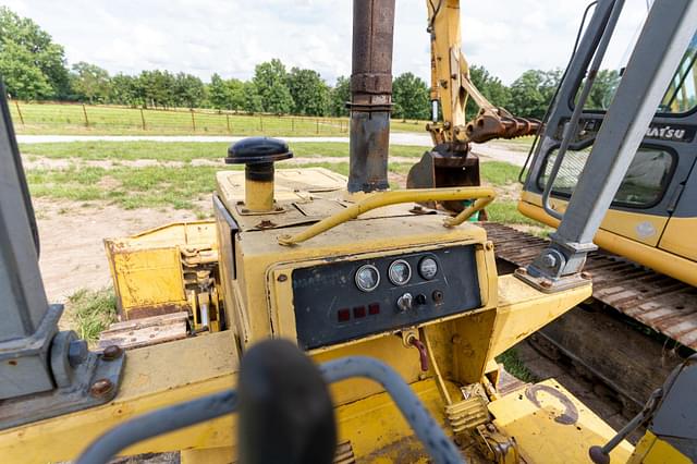 Image of Komatsu D37E equipment image 2