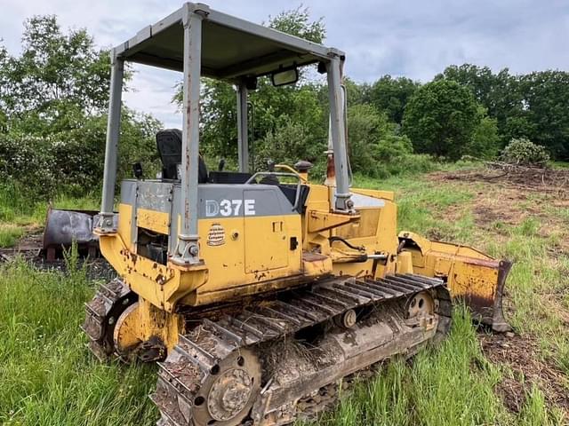 Image of Komatsu D37E equipment image 1