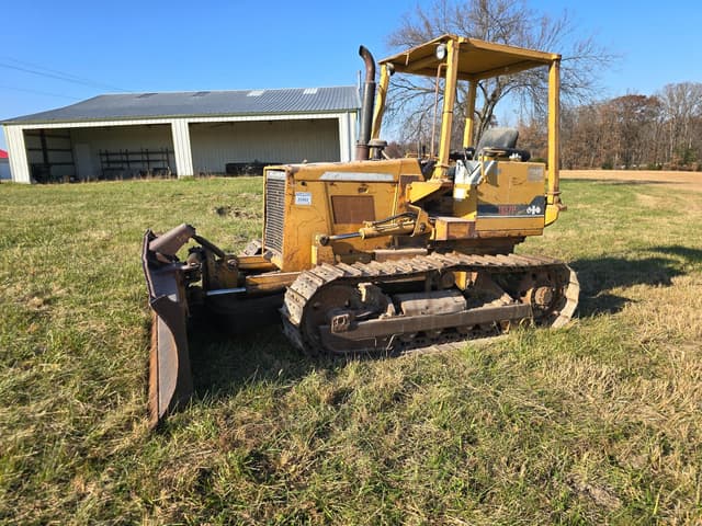 Image of Komatsu D37P equipment image 4