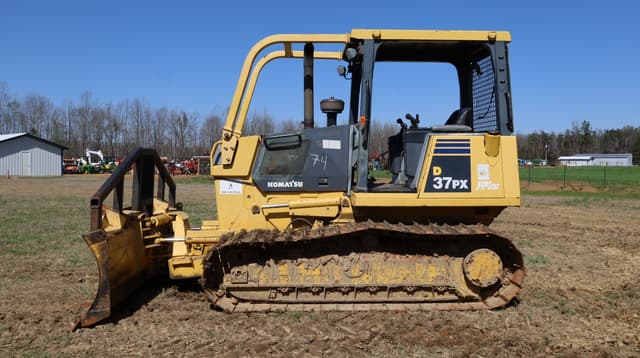 Image of Komatsu D37PX equipment image 3