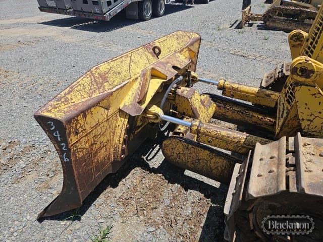 Image of Komatsu D38E equipment image 3