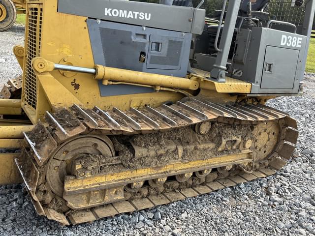 Image of Komatsu D38E equipment image 4