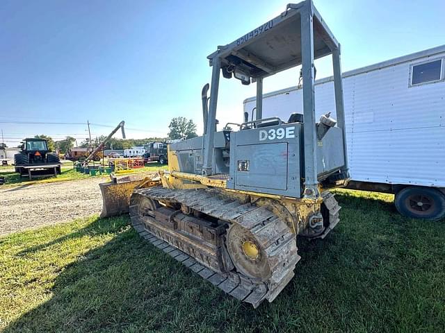 Image of Komatsu D39E equipment image 4