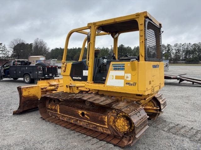 Image of Komatsu D39PX-21 equipment image 3